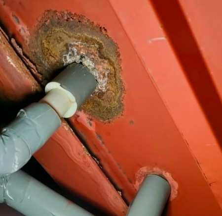 デッキプレート　錆び　浴室漏水